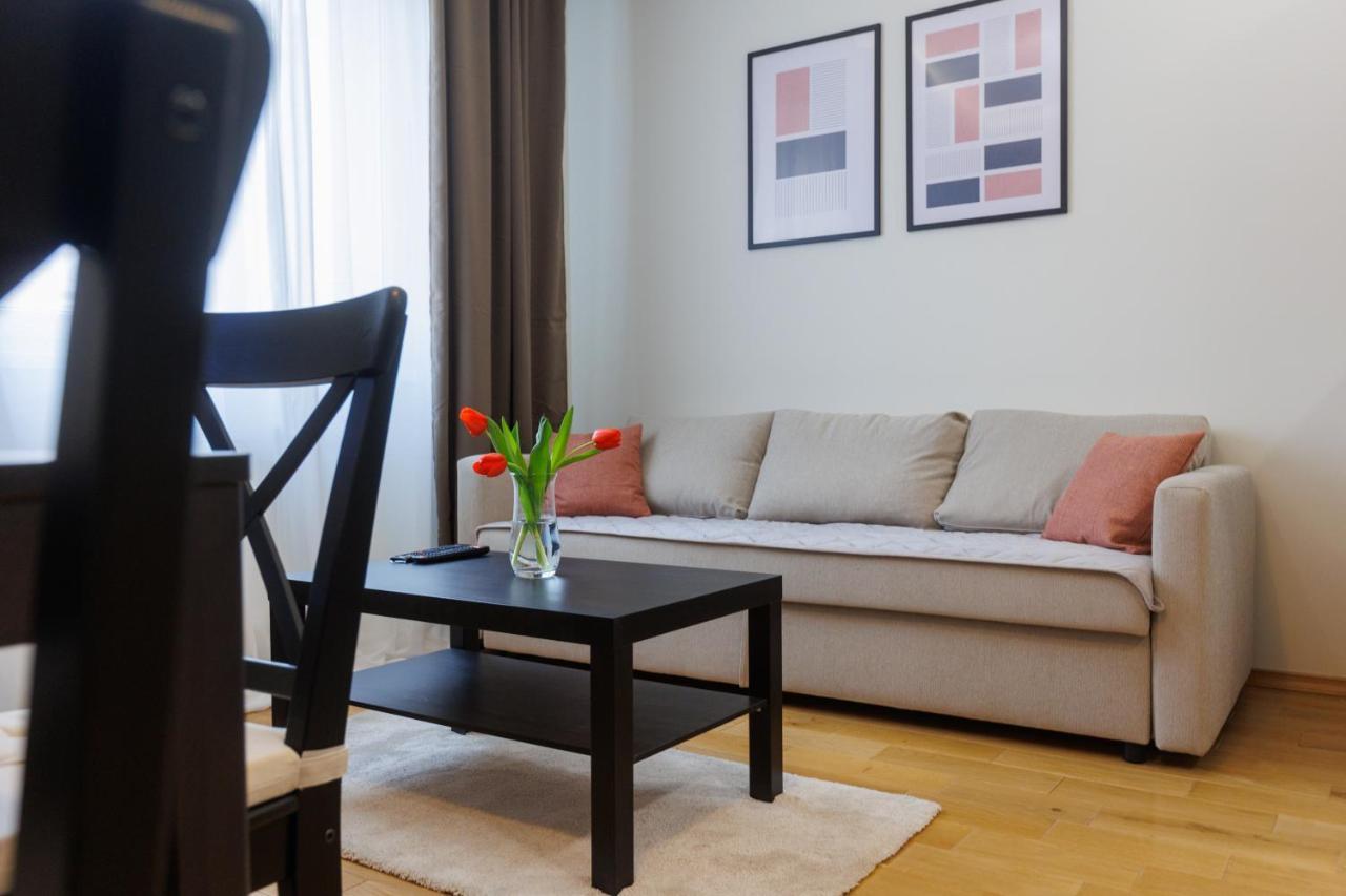 Black & White Apartment Subotica Esterno foto